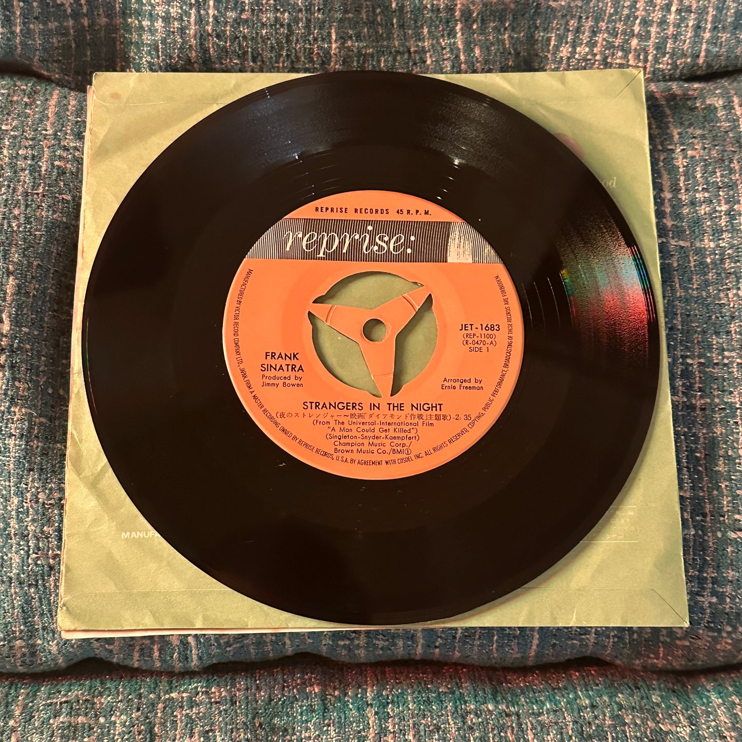 FRANK SINATRA - Strangers in the Night, Oh You Crazy Moon Japanese Import 7" 45RPM Vinyl Record